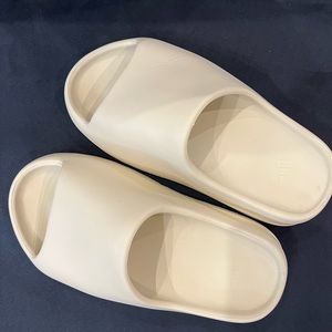 Yeezy Slides Mens Size 5